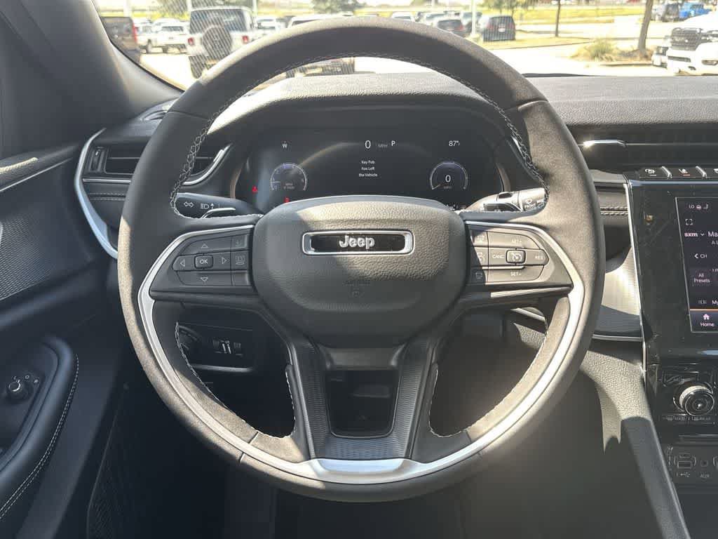 New 2025 Jeep Grand Cherokee L Altitude AWD/4WD image 18
