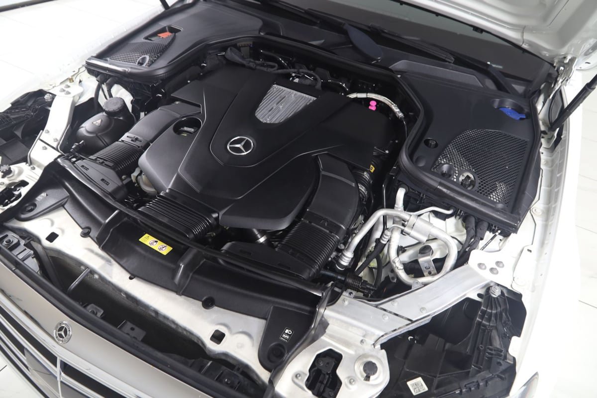 Used 2020 Mercedes-Benz E 450 4MATIC Wagon w/ Premium Package image 23
