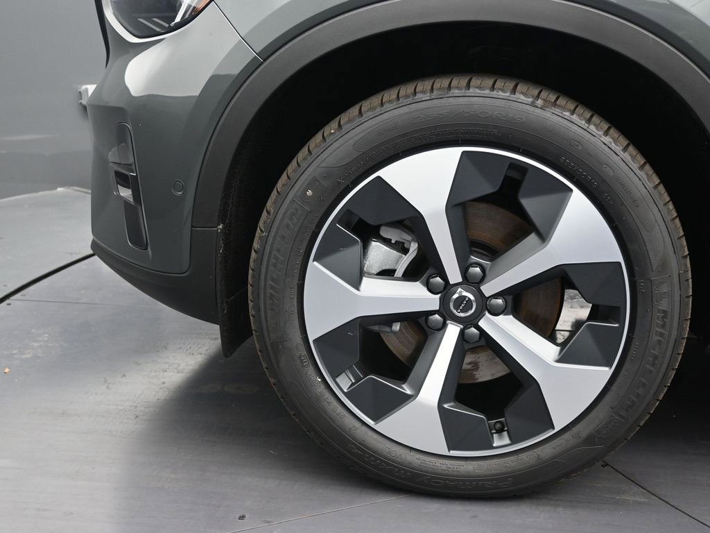 New 2026 Volvo XC40 B5 Plus w/ Protection Package Premier AWD/4WD image 9