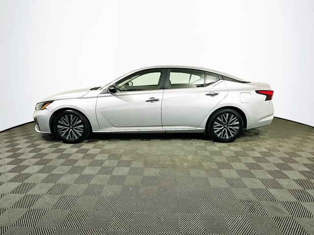 Used 2024 Nissan Altima 2.5 SV FWD image 5