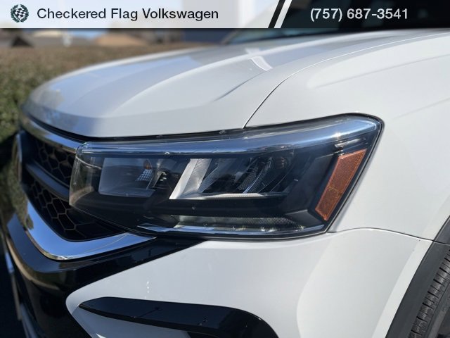 Used 2022 Volkswagen Taos S w/ IQ Drive S Package image 11
