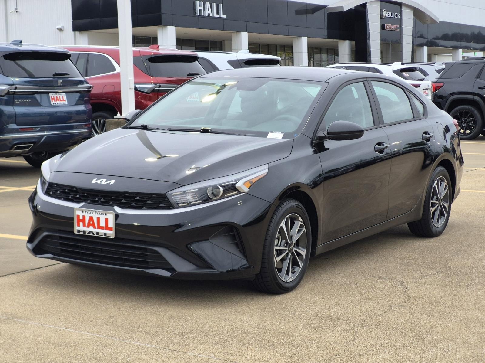 Used 2023 Kia Forte LXS FWD image 3