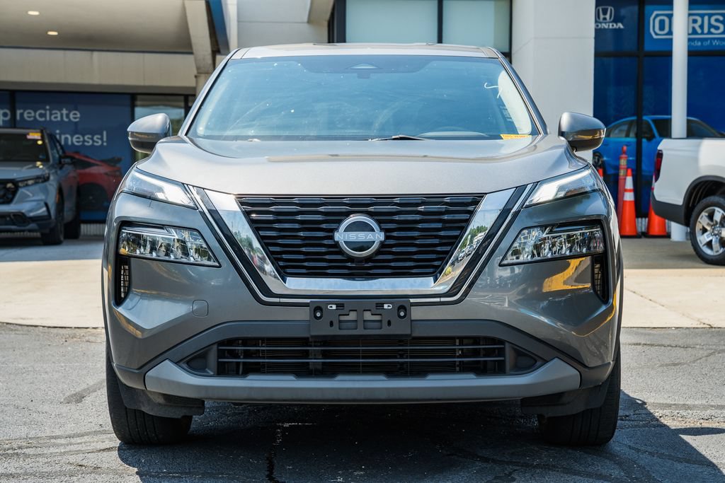 Used 2022 Nissan Rogue SV AWD/4WD image 2