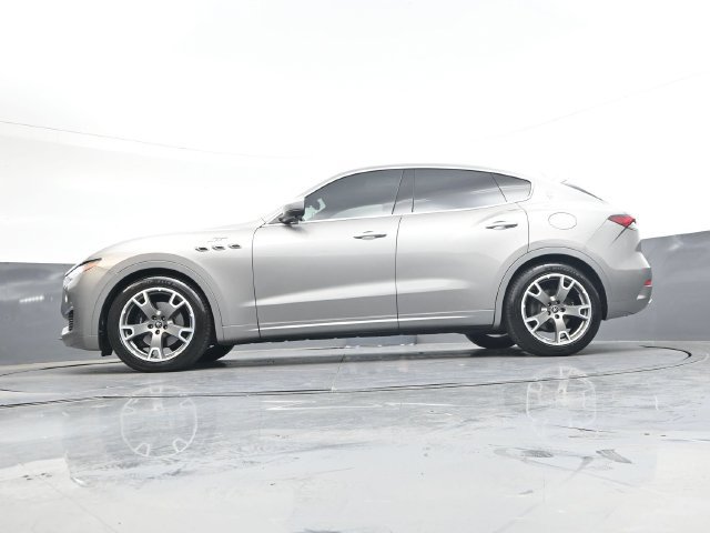 Used 2022 Maserati Levante GT AWD/4WD image 34