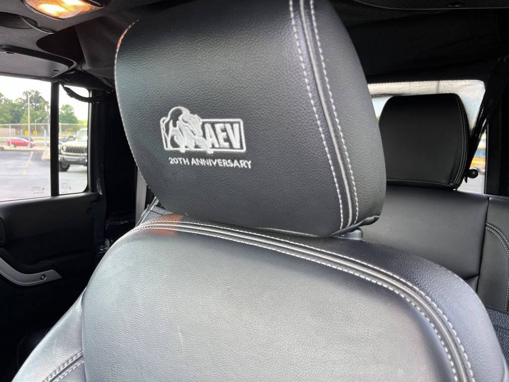 Used 2017 Jeep Wrangler Unlimited Rubicon w/ Cold Weather Group AWD/4WD image 33