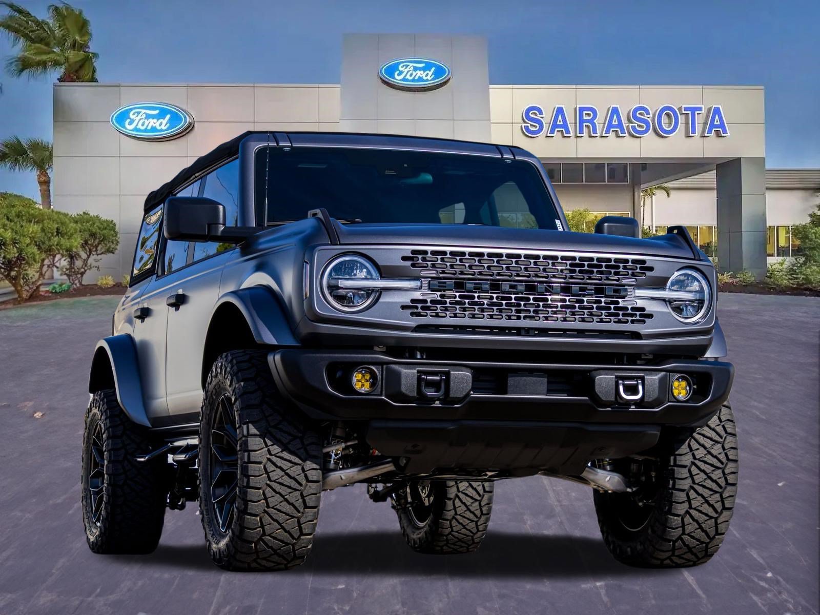 Used 2025 Ford Bronco Badlands AWD/4WD image 1
