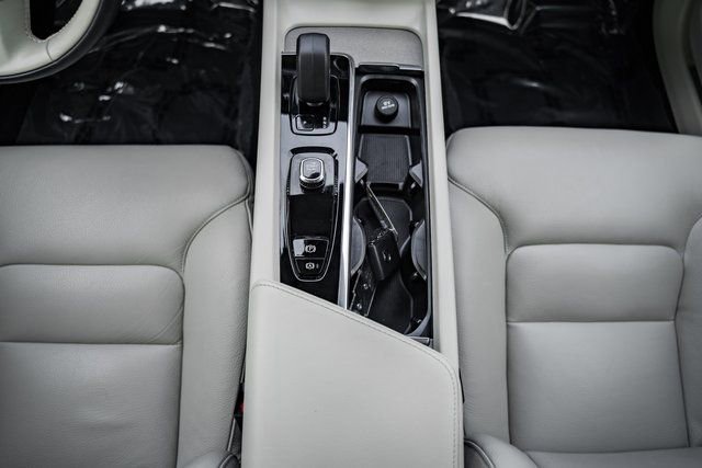 Certified 2024 Volvo S60 B5 Plus image 24