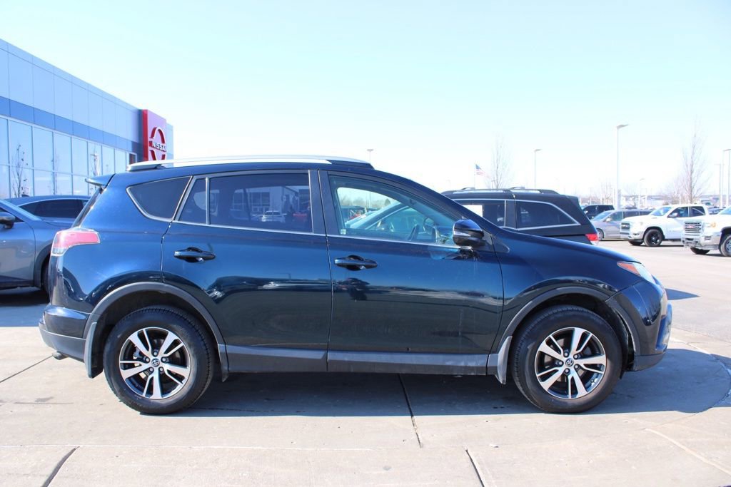 Used 2018 Toyota RAV4 XLE image 6