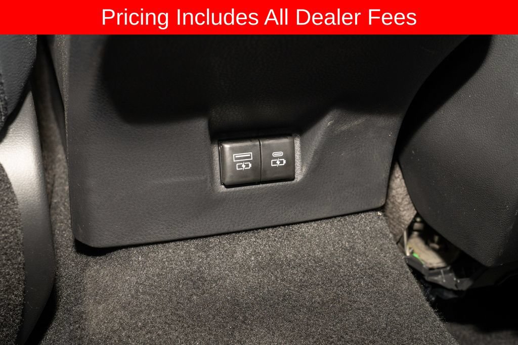 Used 2025 Toyota Camry SE FWD image 7