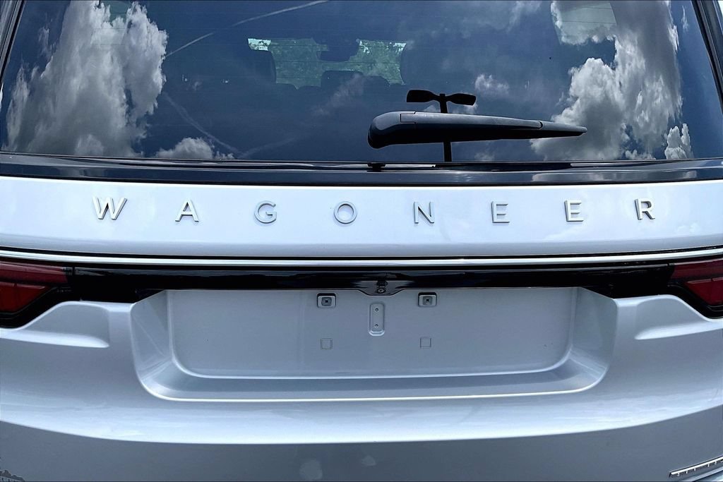 Used 2022 Jeep Wagoneer Series III RWD image 26