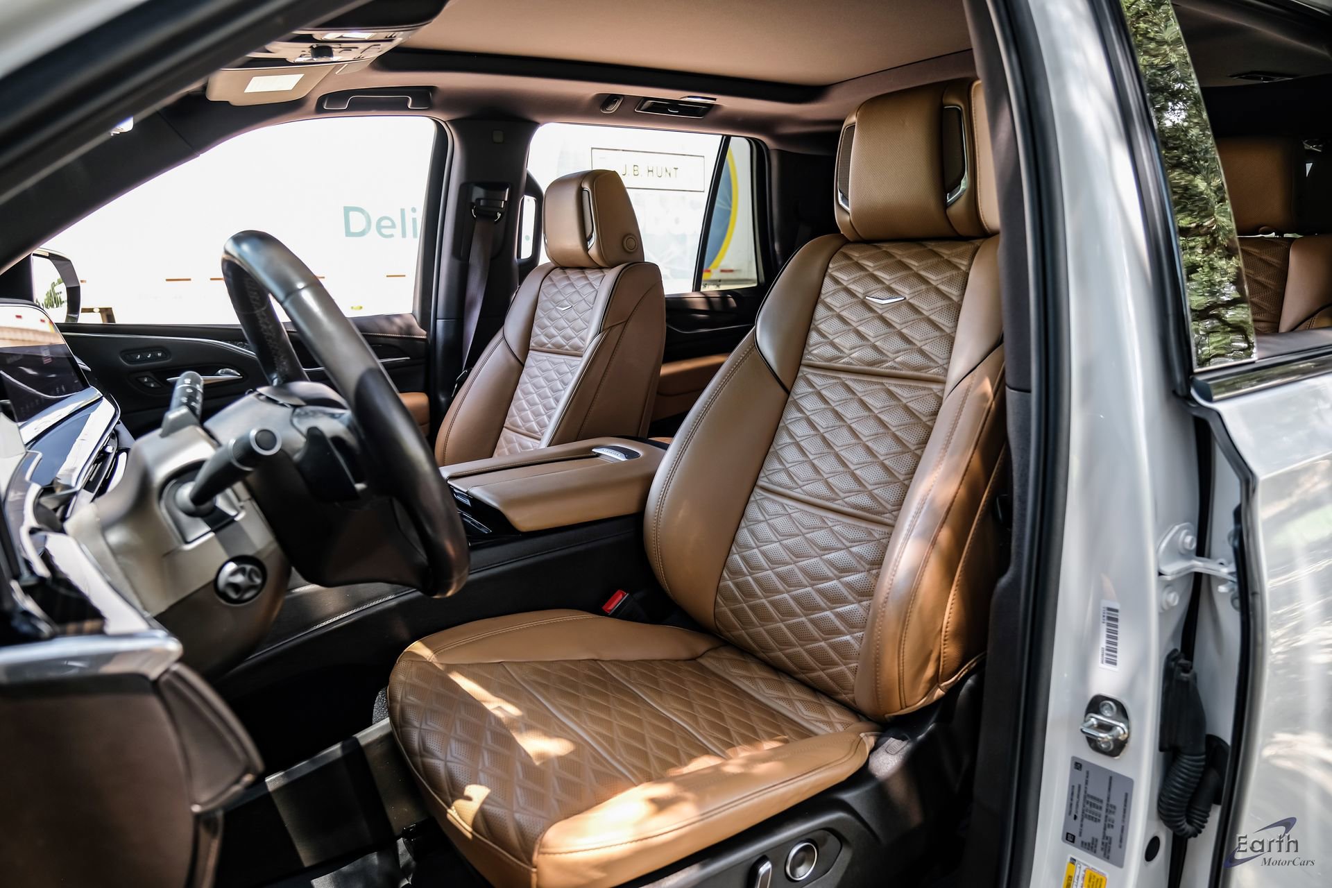 Used 2024 Cadillac Escalade Sport w/ LPO, ONYX Package RWD image 36