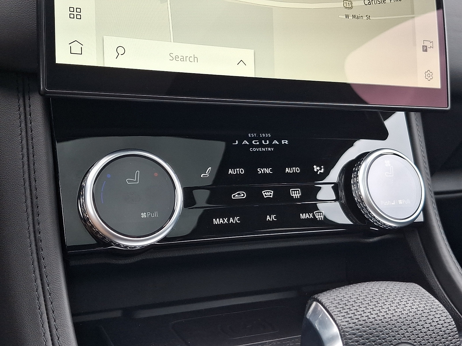 Used 2022 Jaguar F-PACE SVR AWD/4WD image 15