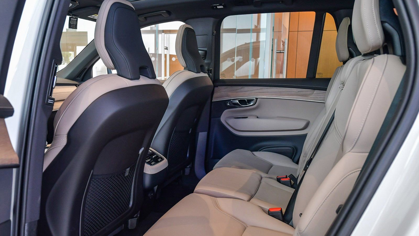 Used 2025 Volvo XC90 B5 Plus w/ Protection Package Premier image 23