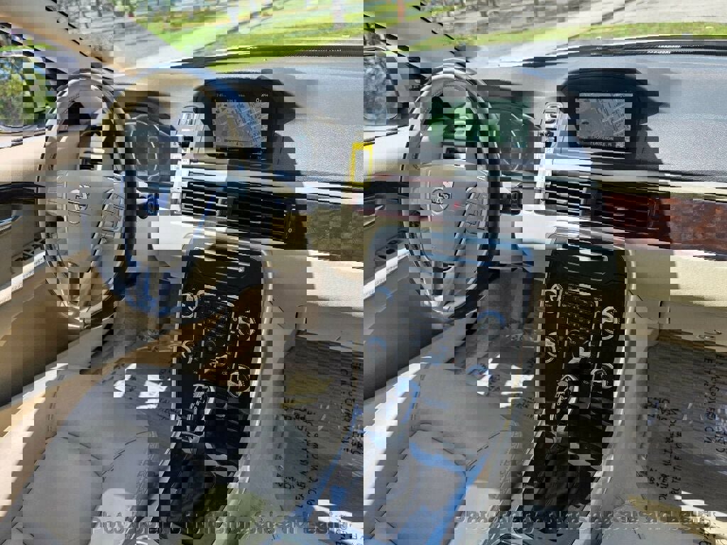 Used 2015 Volvo XC70 T5 Premier w/ Proximity Package FWD image 61