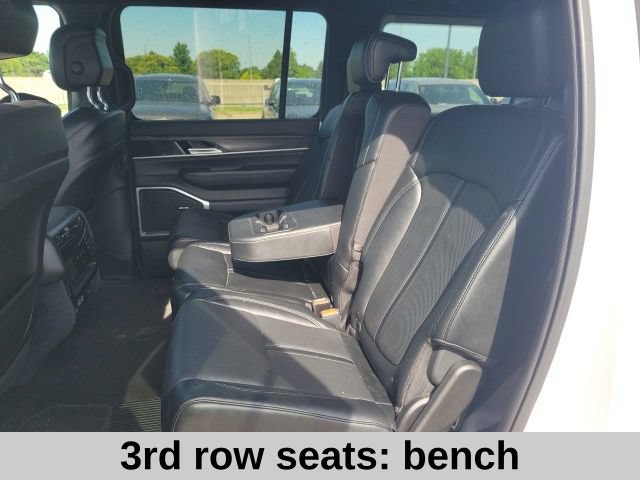 Used 2024 Jeep Wagoneer Series II w/ Flexible Seating Group RWD image 18