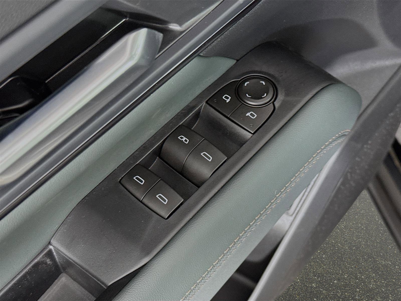 New 2026 GMC Terrain AT4 w/ Technology Package II AWD/4WD image 20