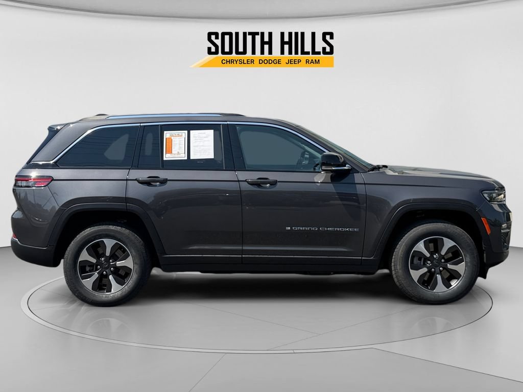 Used 2023 Jeep Grand Cherokee 4WD 4xe image 6