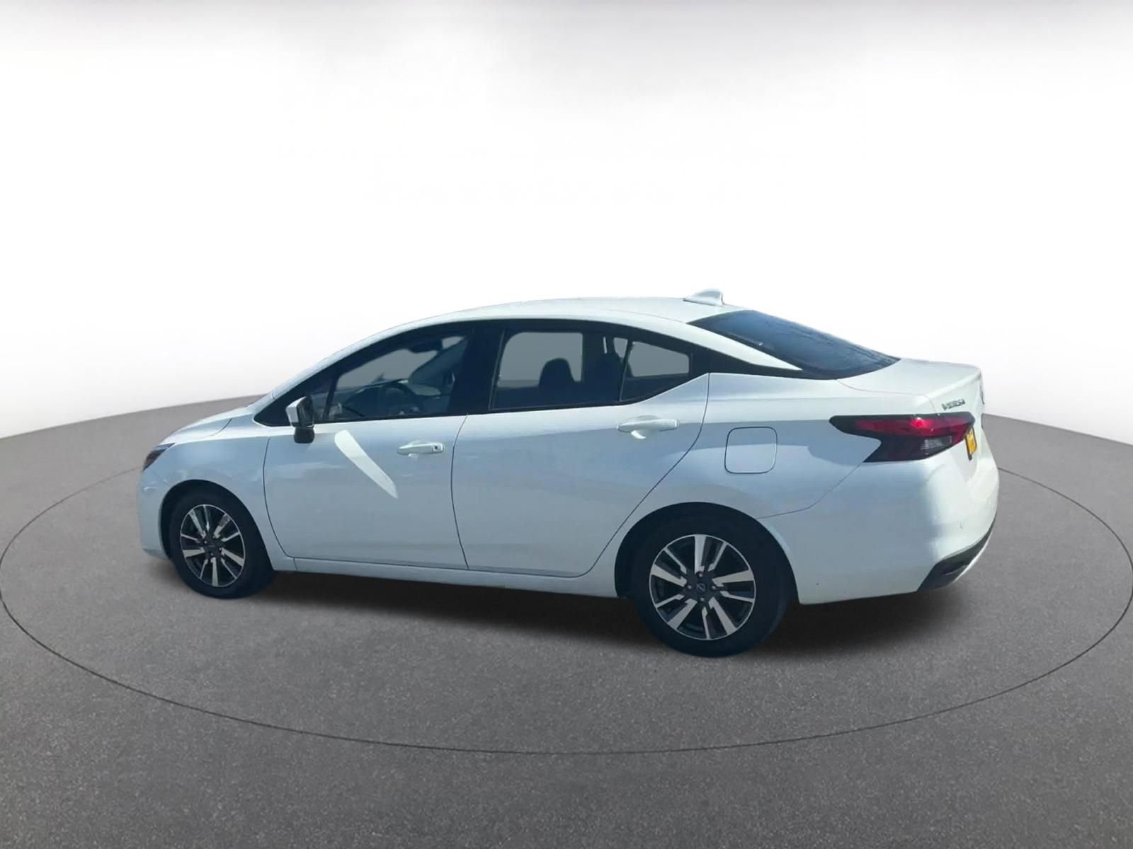 Used 2025 Nissan Versa SV image 10