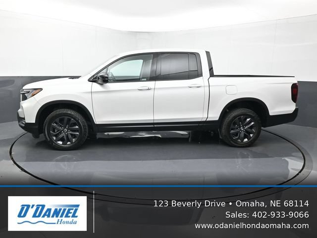 Used 2023 Honda Ridgeline Sport image 2