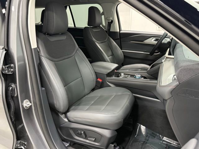 New 2026 Ford Explorer Active image 33