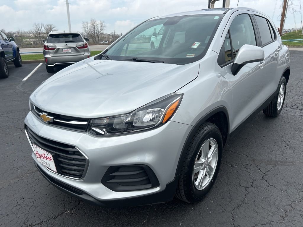 Used 2022 Chevrolet Trax LS w/ Tint and Cruise Package image 9