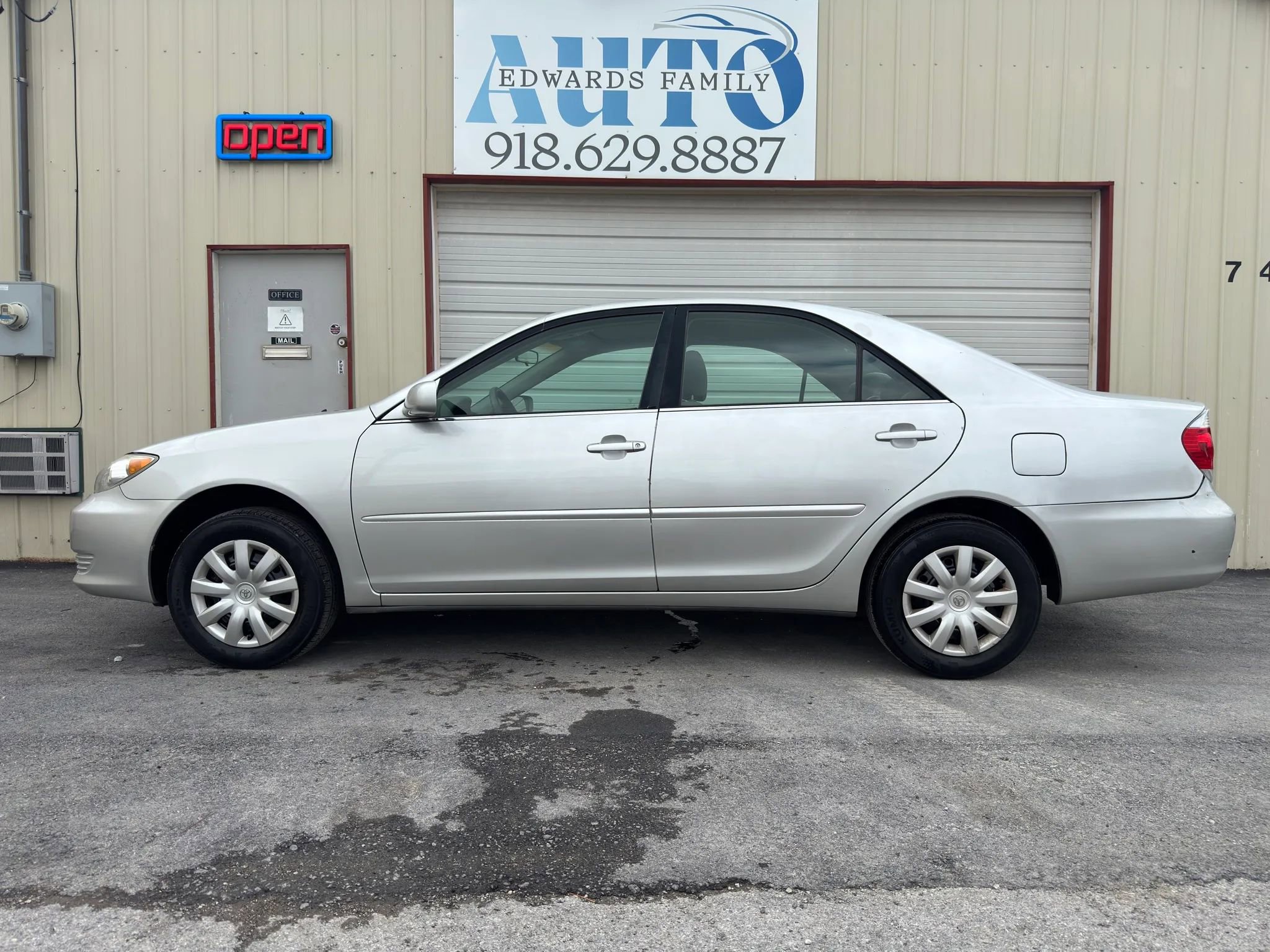 Used 2006 Toyota Camry LE FWD image 14