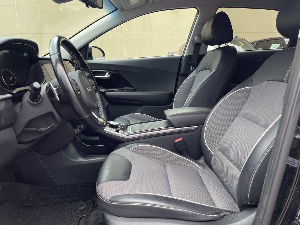 Used 2022 Kia Niro EX FWD image 17