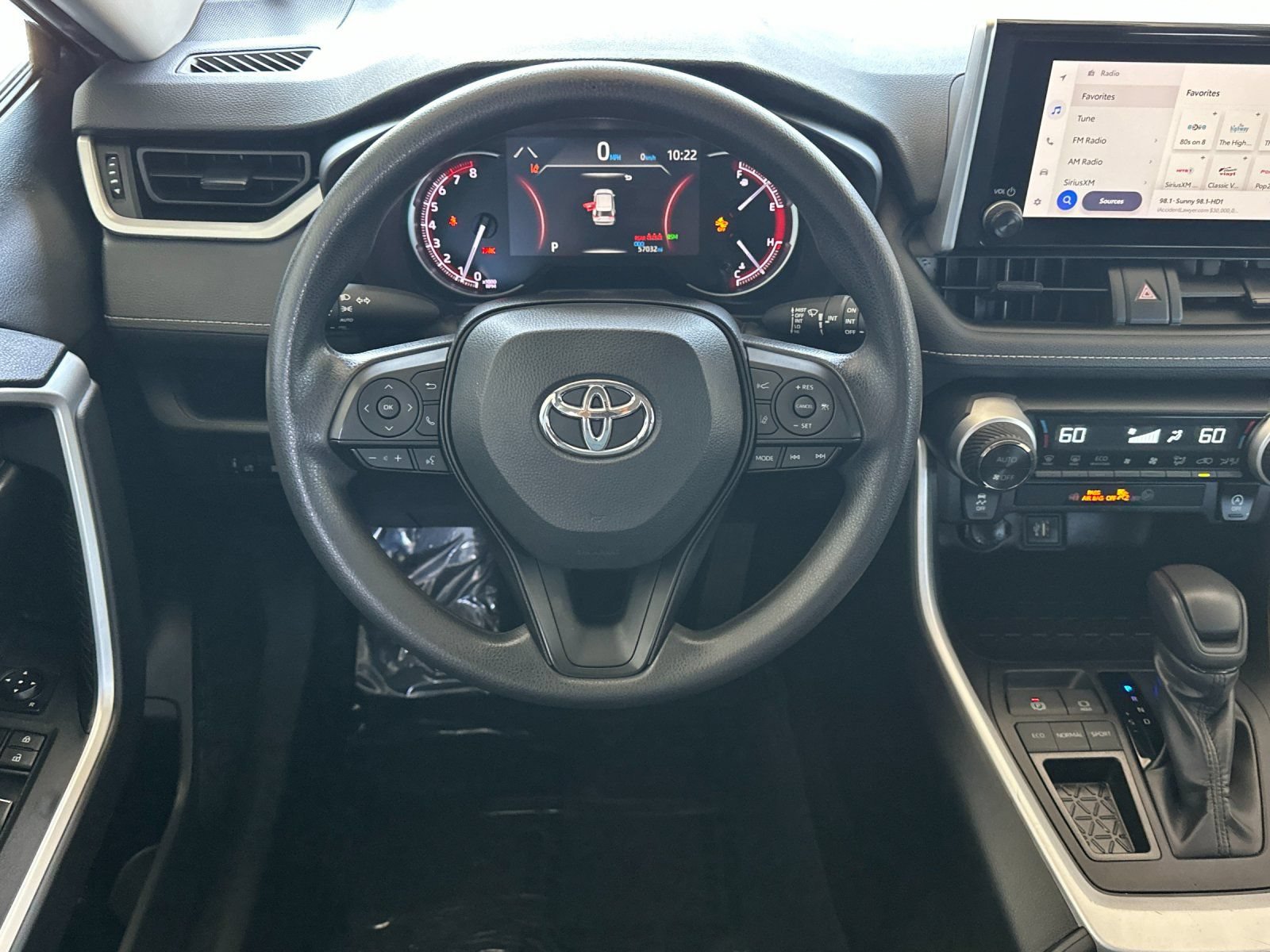 Used 2024 Toyota RAV4 XLE FWD image 13