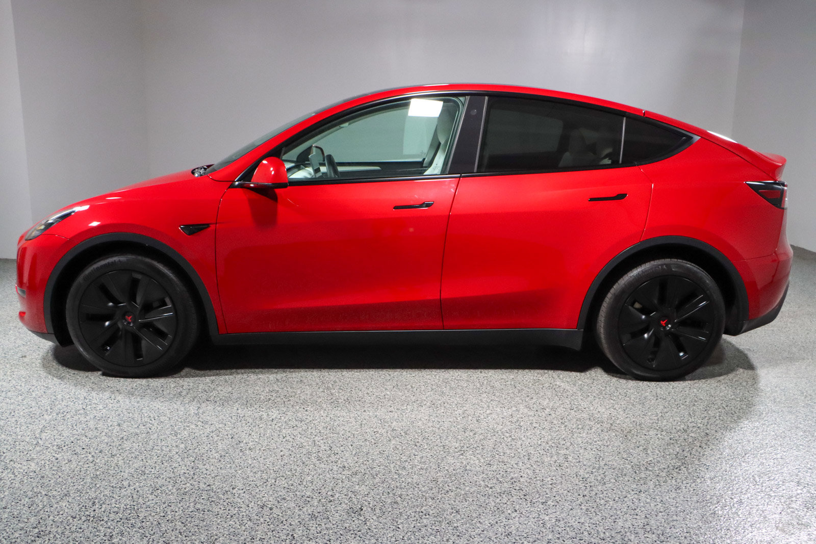 Used 2023 Tesla Model Y AWD image 10