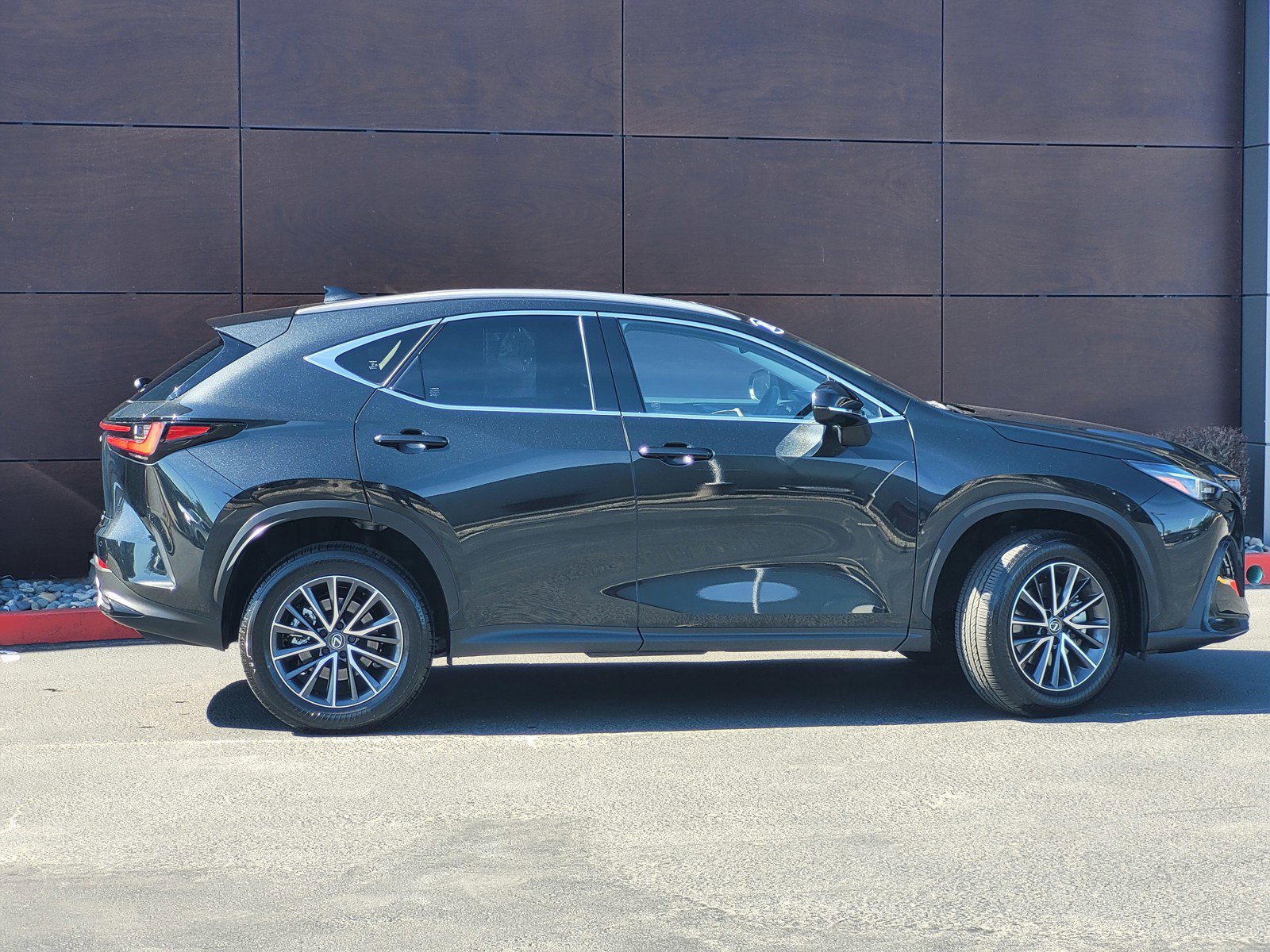 Certified 2025 Lexus NX 350h AWD w/ Cold Area Package image 4