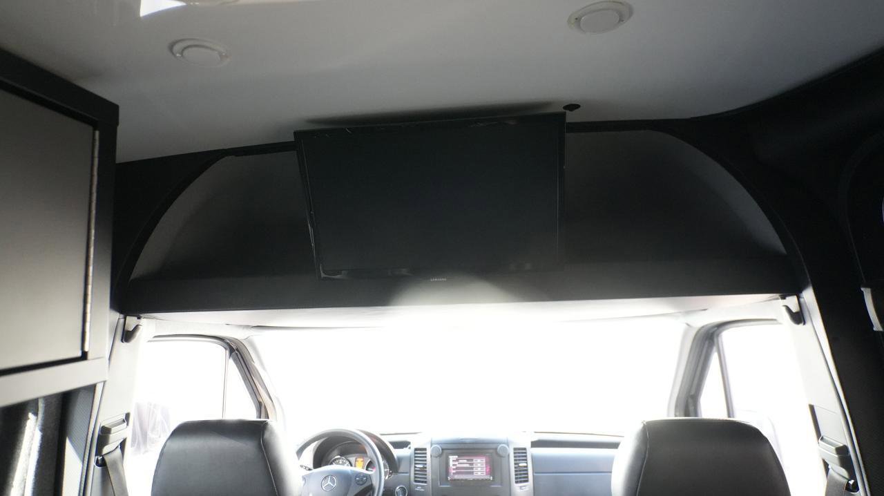 Used 2015 Mercedes-Benz Sprinter 2500 image 20