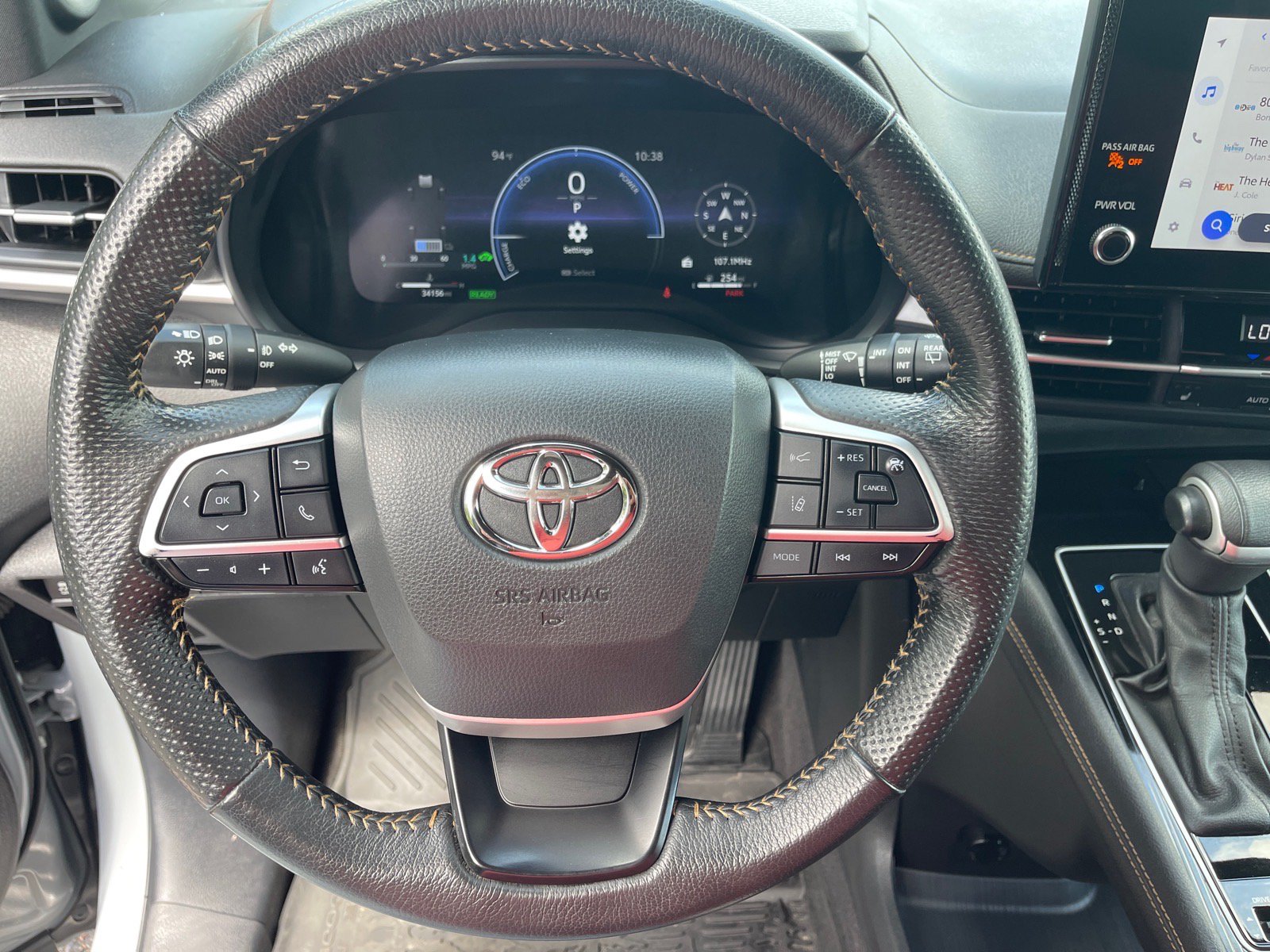 Used 2025 Toyota Sienna XLE Woodland Edition AWD/4WD image 7