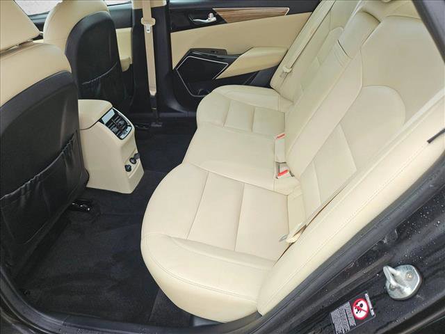 Used 2018 Kia Cadenza Premium w/ Luxury Package FWD image 10