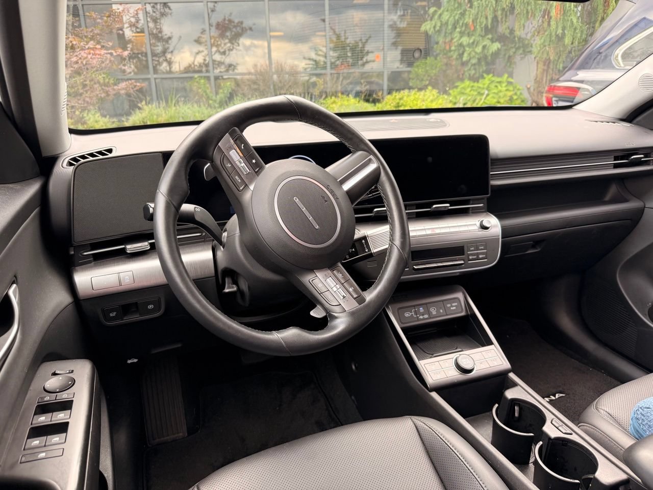 Used 2025 Hyundai Kona Limited FWD image 11