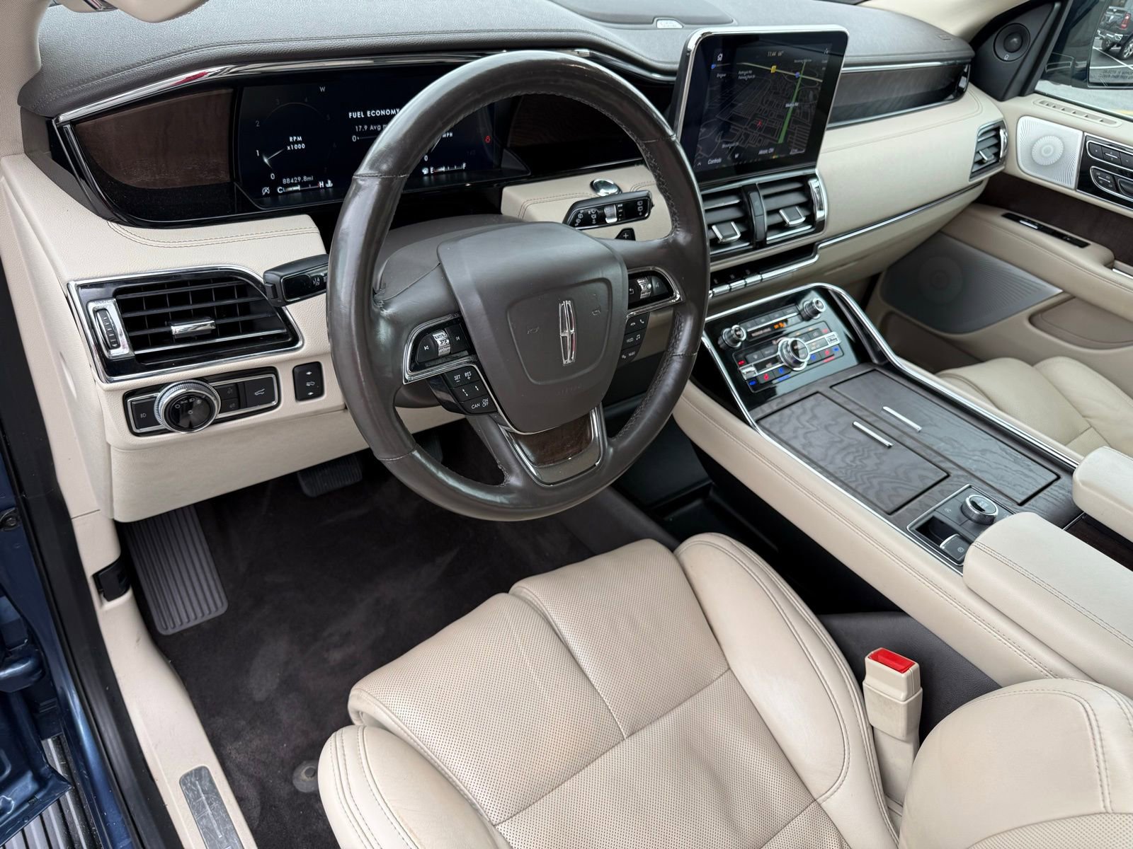 Used 2020 Lincoln Navigator Reserve w/ Luxury Package image 11