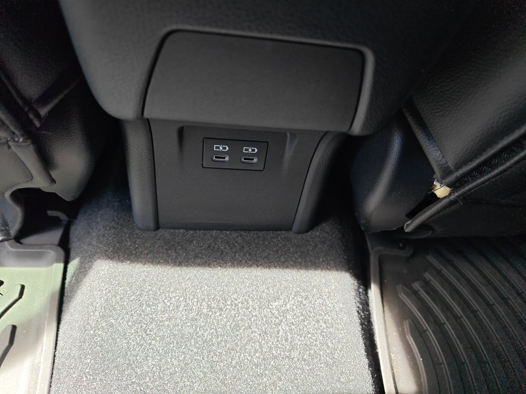 Used 2023 Toyota Prius LE image 8