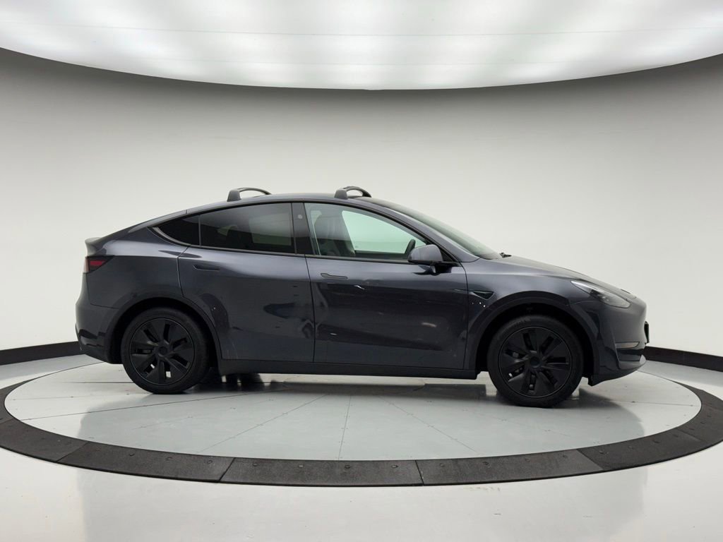 Used 2025 Tesla Model Y Long Range image 8
