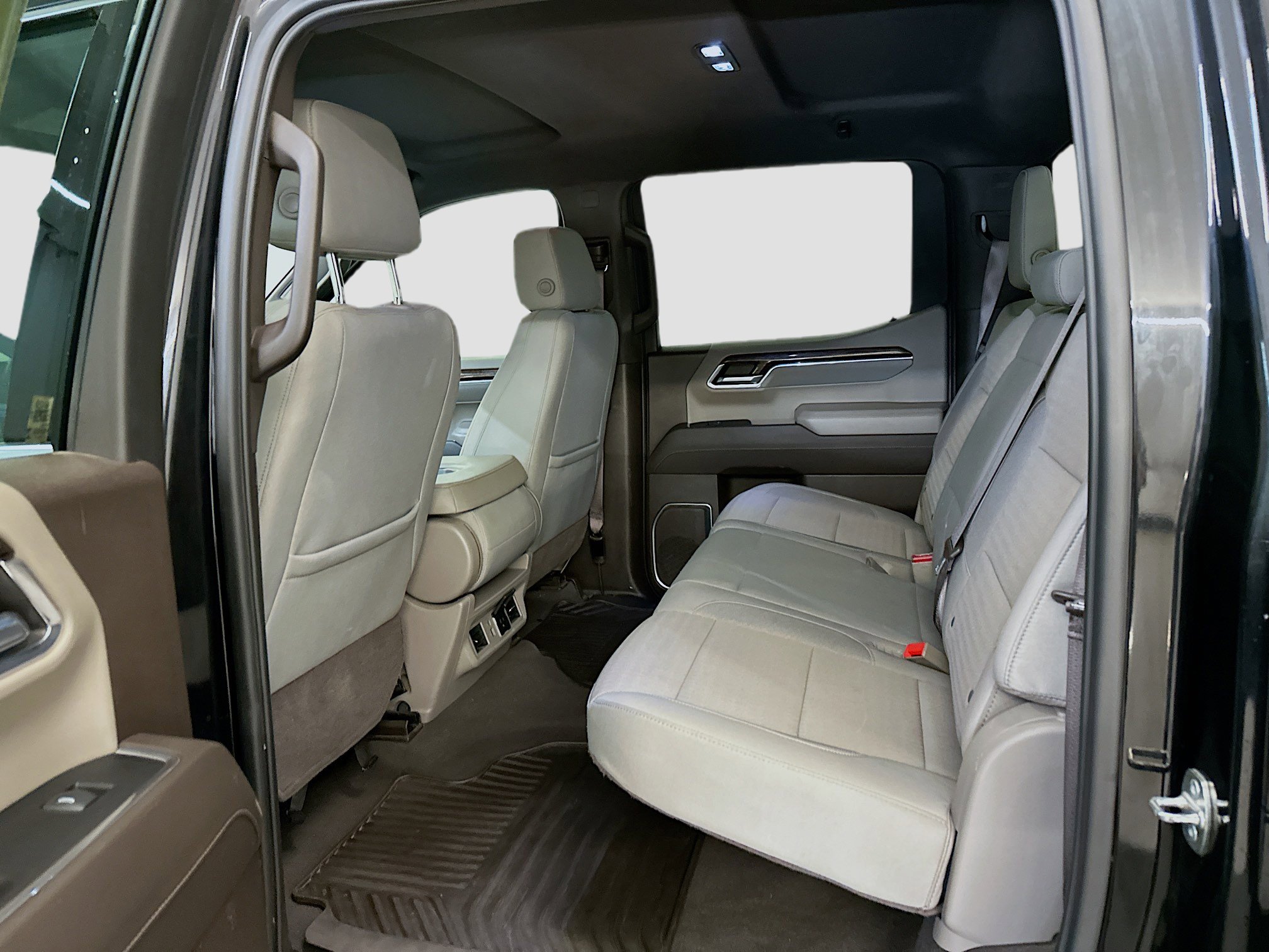 Used 2024 GMC Sierra 1500 SLE image 29