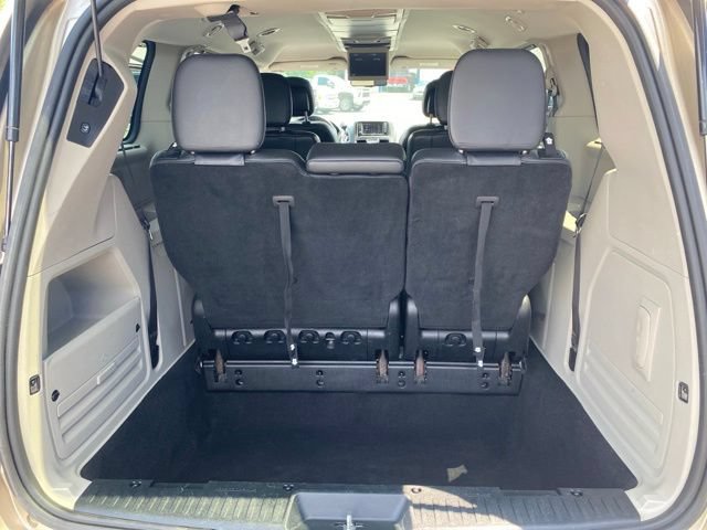 Used 2013 Chrysler Town & Country Touring FWD image 30