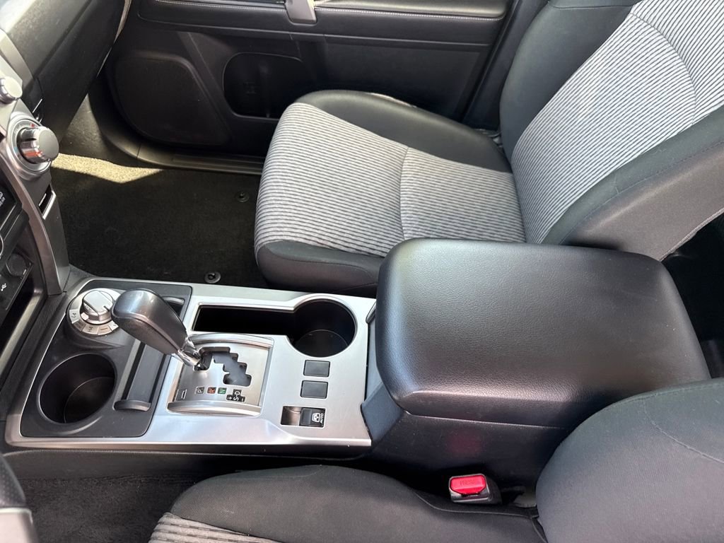 Used 2024 Toyota 4Runner SR5 AWD/4WD image 27