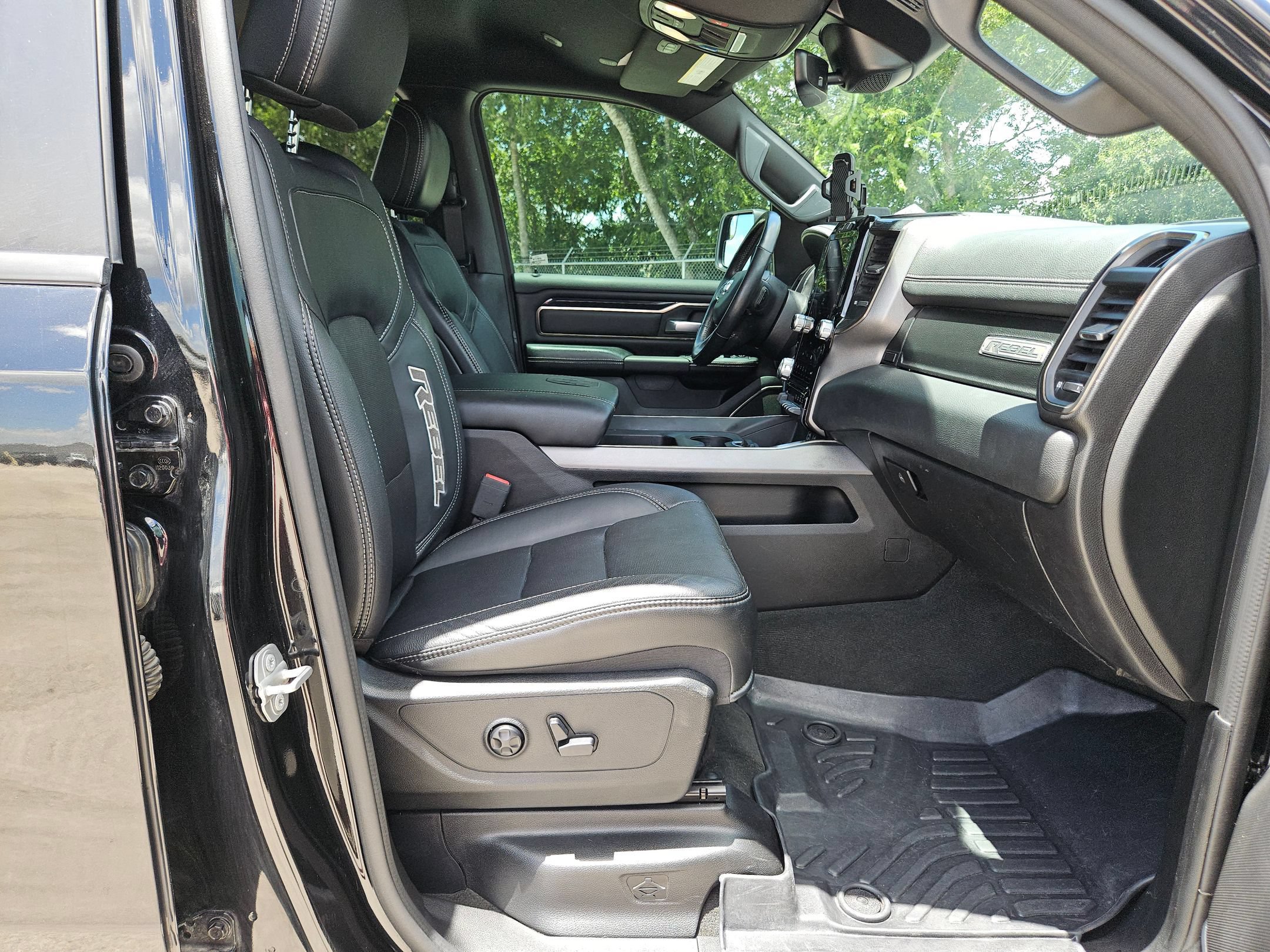Used 2020 RAM 1500 Rebel w/ Rebel Level 2 Equipment Group AWD/4WD image 27