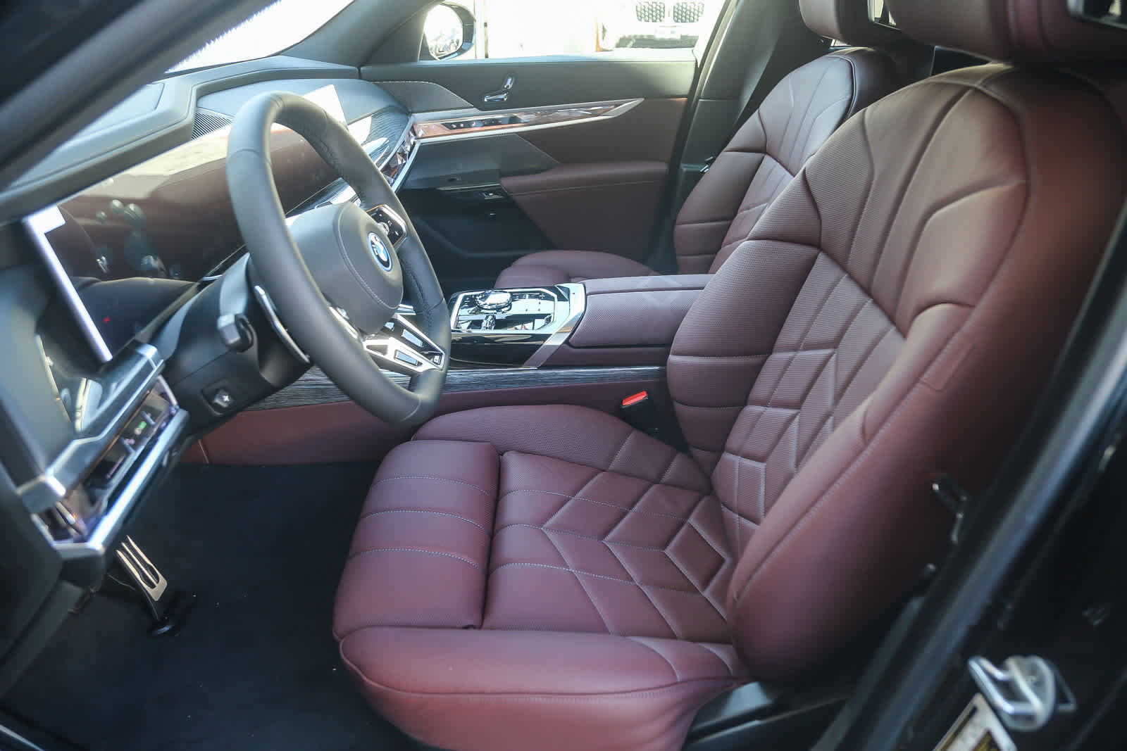 Used 2026 BMW 750e xDrive 750e xDrive w/ Premium Package image 14