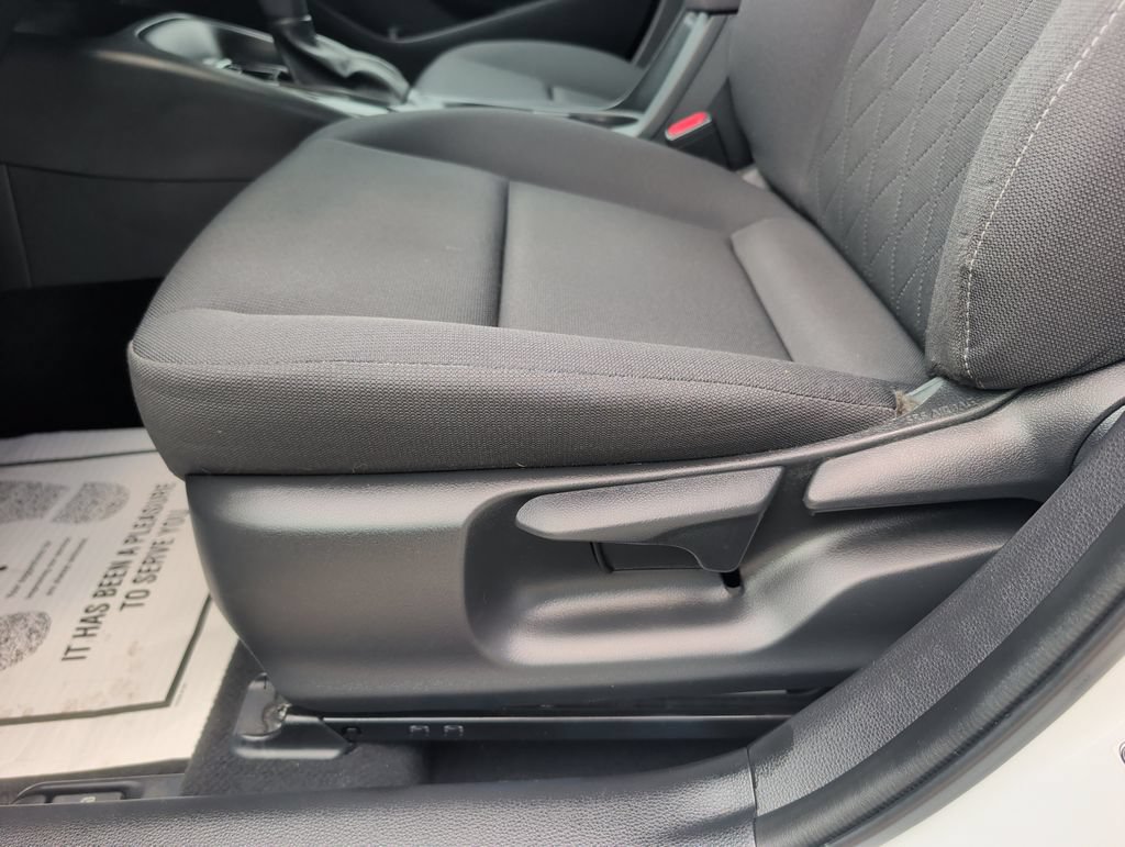 Used 2023 Toyota Corolla LE w/ LE Convenience Package FWD image 9