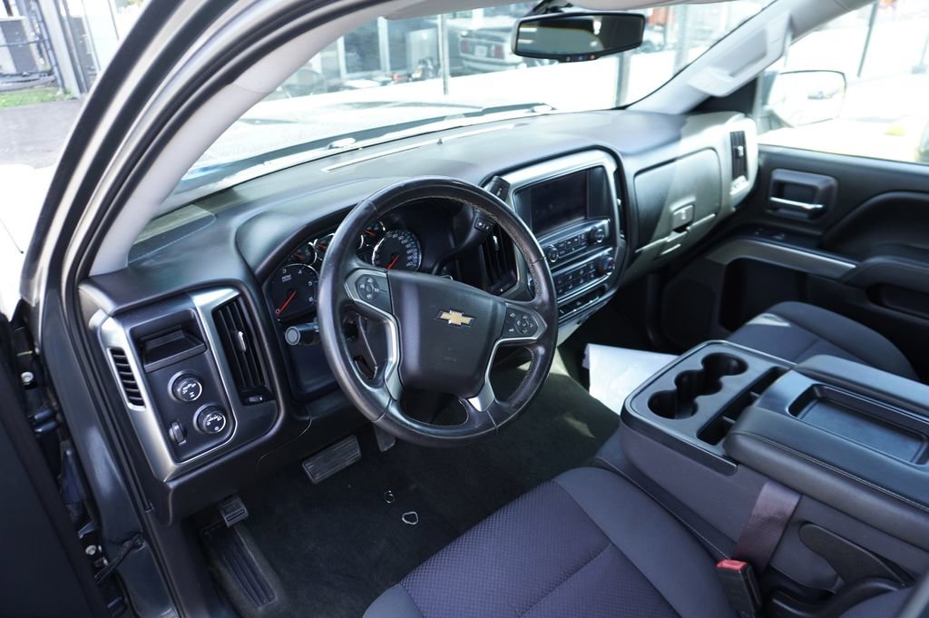 Used 2018 Chevrolet Silverado 1500 LT AWD/4WD image 3