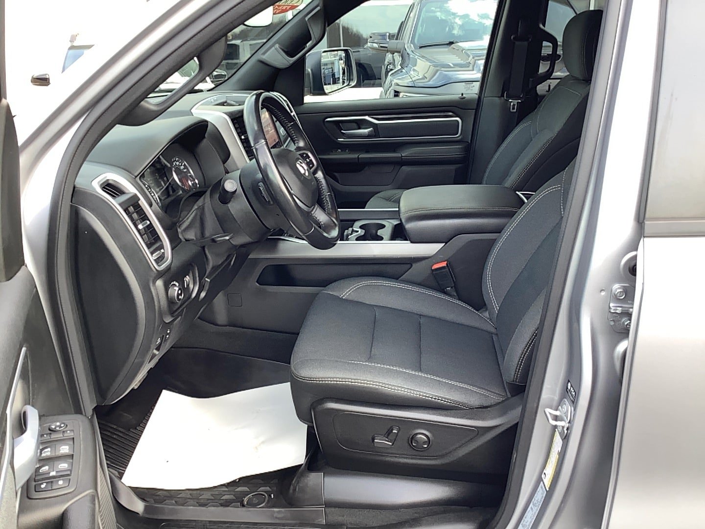 Certified 2022 RAM 1500 Big Horn AWD/4WD image 8