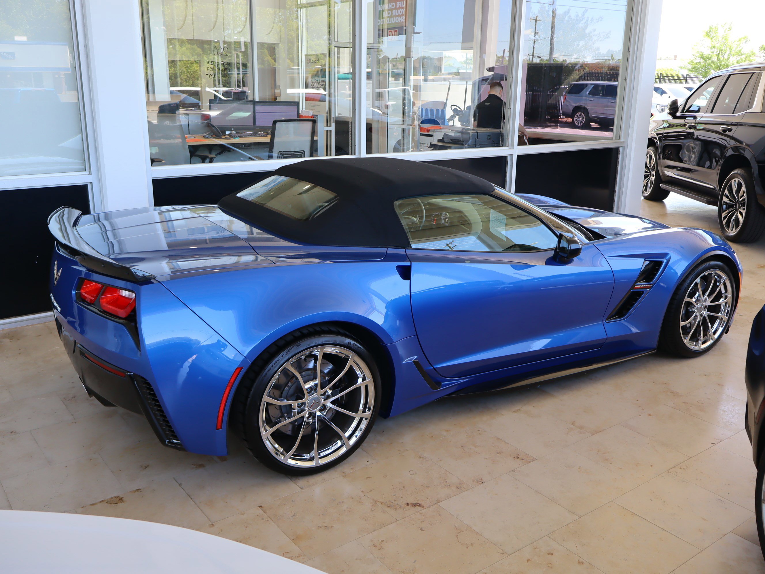 Used 2019 Chevrolet Corvette Grand Sport RWD image 11