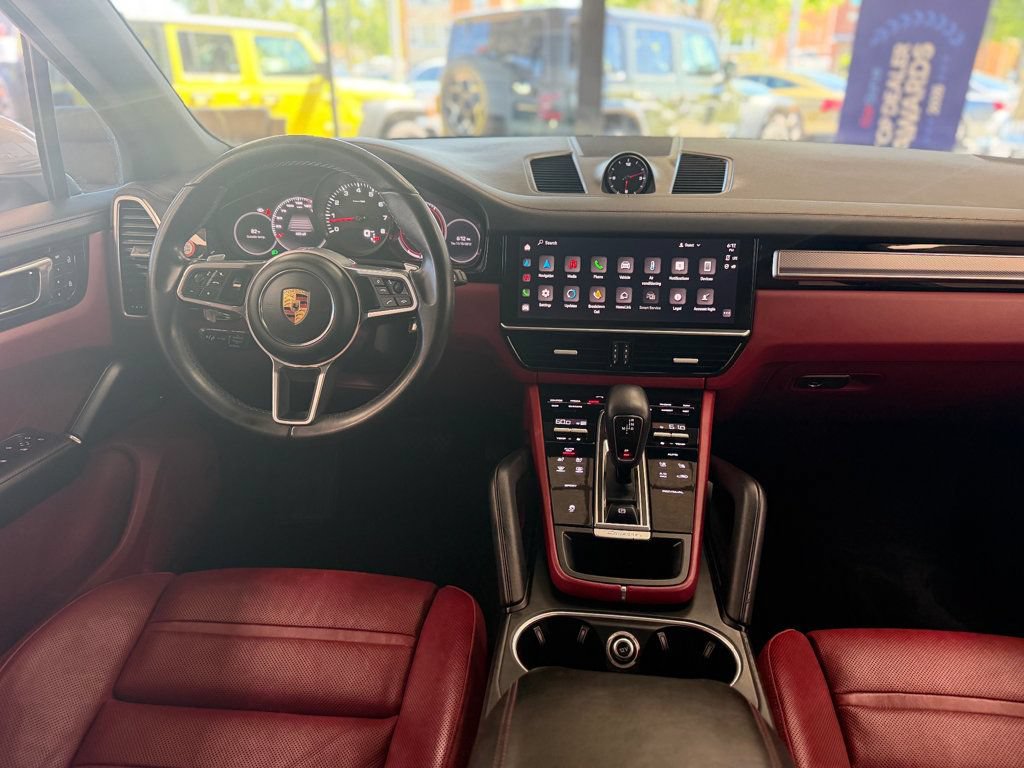 Used 2023 Porsche Cayenne AWD/4WD image 32
