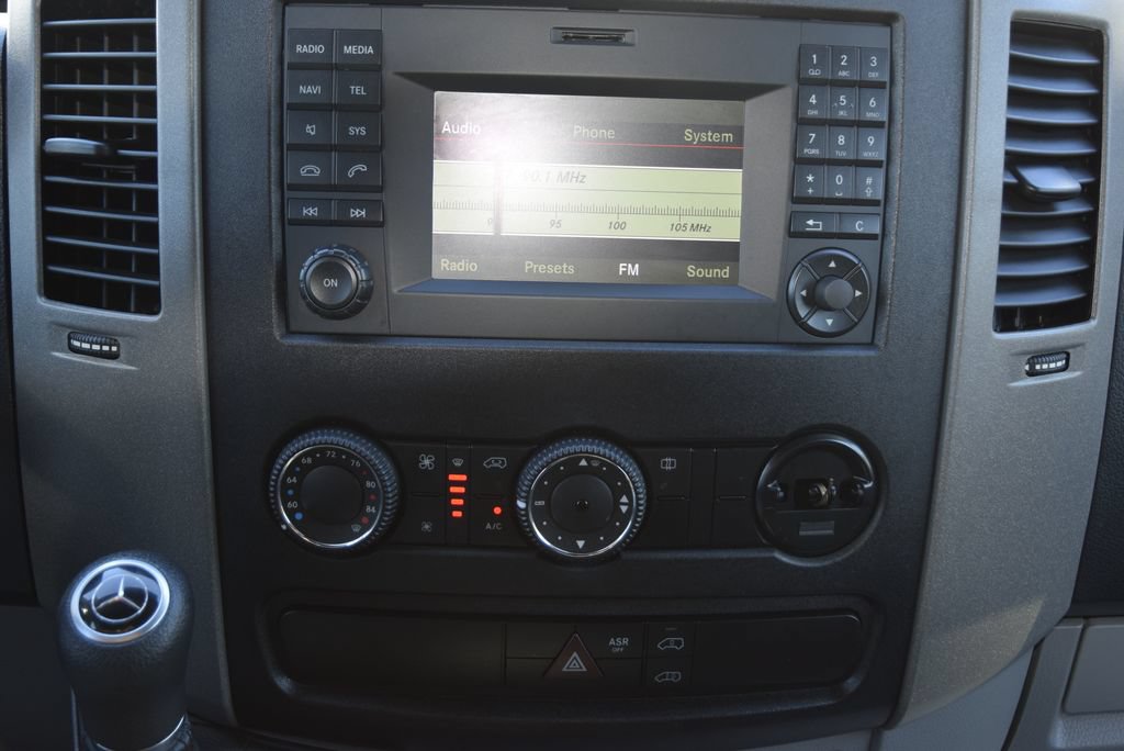 Used 2017 Mercedes-Benz Sprinter 2500 image 38