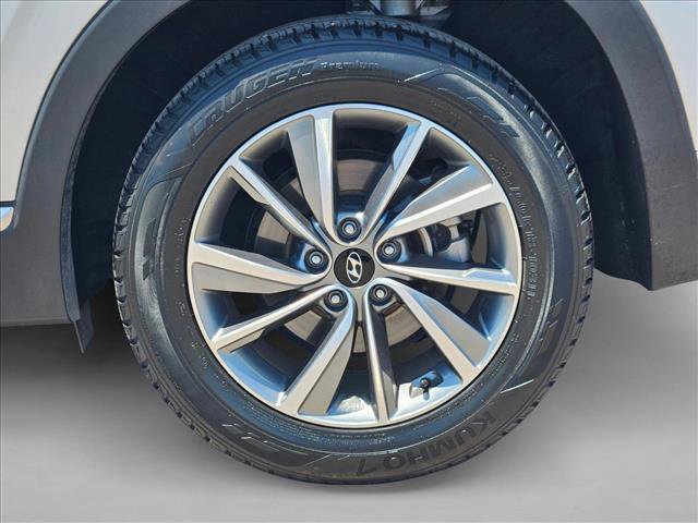 Used 2019 Hyundai Santa Fe SEL FWD image 28