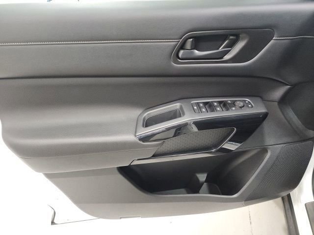 Used 2023 Nissan Pathfinder SV w/ SV Premium Package image 24